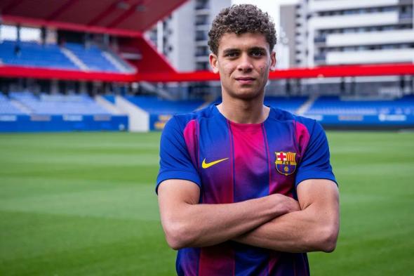 حمزة عبدالكريم أول مصري ينضم إلى نادي برشلونة