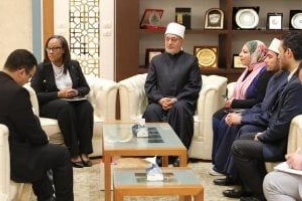 مفتي
الجمهورية:
القيادة
المصرية
تولى
اهتمامًا
بالغًا
بقضية
مكافحة
الإرهاب