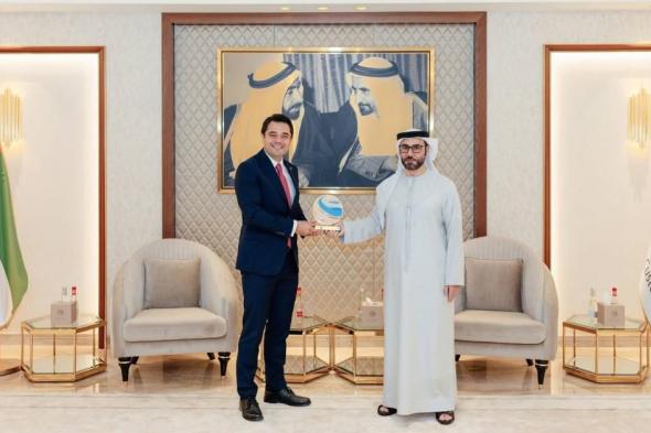 «جمارك
      دبي»
      وقنصلية
      تركيا
      تبحثان
      تعزيز
      التعاون
      الجمركي
      والتجاري