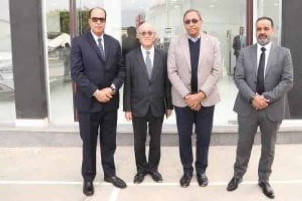 محافظ
قنا
والسفير
الياباني
يتفقدان
المجمع
الصناعي
بالصالحية