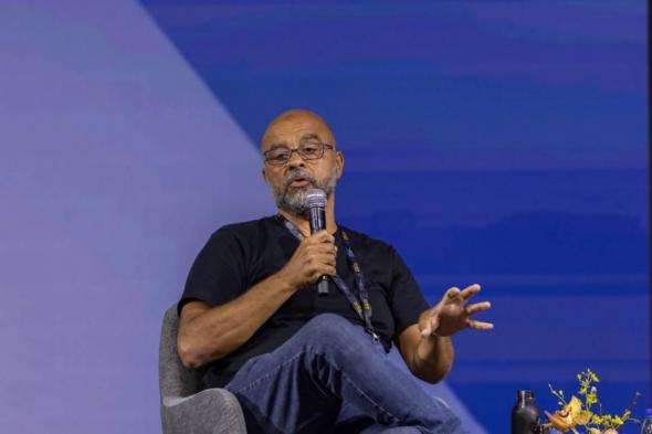 الكشف
      عن
      «إيمّا»..
      أحدث
      منصة
      ذكاء
      اصطناعي