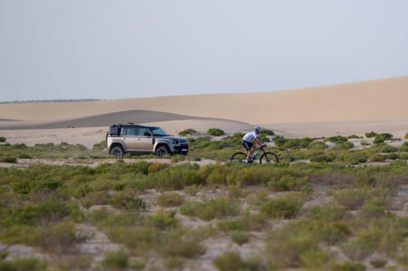 محمد بن راشد يشهد جانبا من ختام السباق الصحراوي ضمن منافسات بطولة السلم للدراجات الهوائية