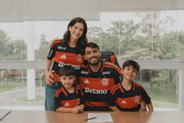 بعد
7
سنوات
في
أوروبا..
باكيتا
يعود
إلى
فلامنجو
بـ«التقسيط»