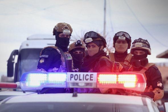 الداخلية
    السورية:
    تفكيك
    خلية
    إرهابية
    متورطة
    باعتداءات
    طالت
    منطقة
    المزة