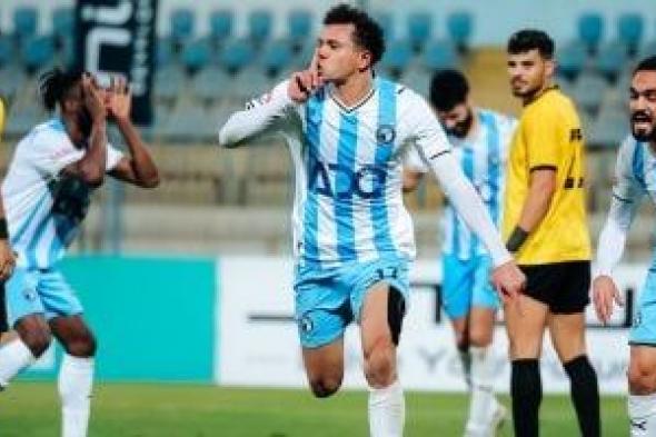 زلاكة
يتقدم
لبيراميدز
بهدف
فى
مرمى
نهضة
بركان
من
صناعة
ناصر
ماهر