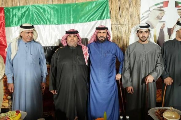 طالب
      بن
      صقر:
      علاقاتنا
      بالكويت
      استثنائية