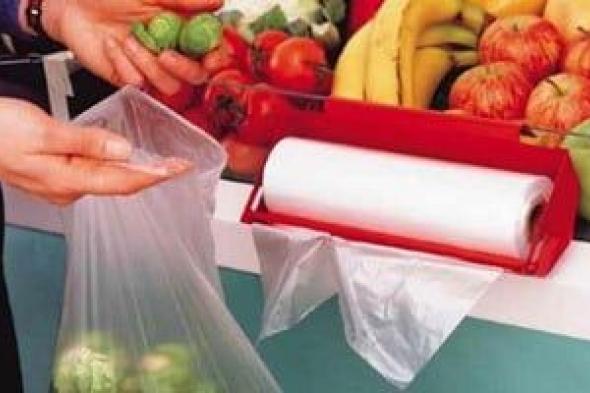 بالقانون..
حظر
بيع
أوالتوزيع
المجانى
أو
التخلص
من
الأكياس
البلاستيكية