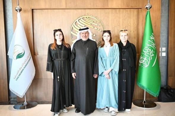 بعد
    21
    عامًا
    من
    فصلهما..
    الربيعة
    يلتقي
    التوأم
    الملتصق
    البولندي
    أولغا
    وداريا 