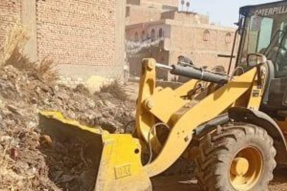 رفع
100
طن
من
القمامة
والأتربة
فى
حملة
بـ4
قرى
بمركز
سوهاج