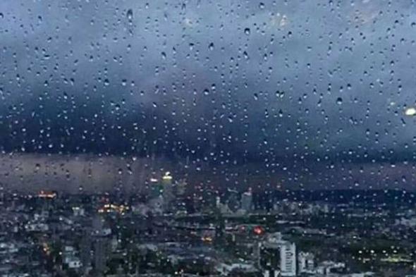 «الأرصاد»
    ينبه
    من
    استمرار
    الأمطار
    على
    سكاكا
    ودومة
    الجندل