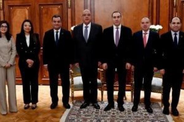 وفد
تكتل
نواب
تنسيقية
شباب
الأحزاب
يلتقى
المستشار
هشام
بدوى
رئيس
مجلس
النواب