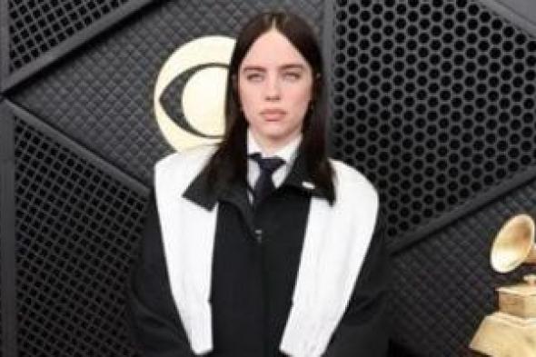 بيلي
إيليش
تحصد
جائزة
جرامي
أغنية
العام
عن
WILDFLOWER