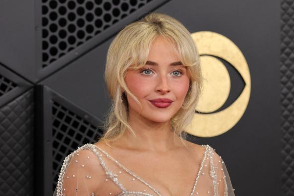 أجمل
صيحات
مكياج
اعتمدتها
النجمات
في
حفل
جوائز
غرامي
2026