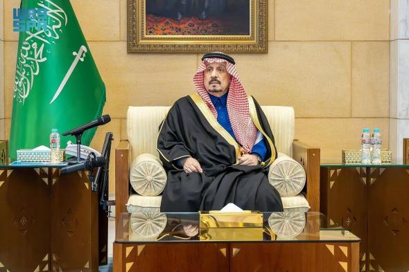 أمير
    الرياض
    يُسلِّم
    وثائق
    تملّك
    الوحدات
    السكنية
    للمستفيدين
    من
    تبرع
    ولي
    العهد