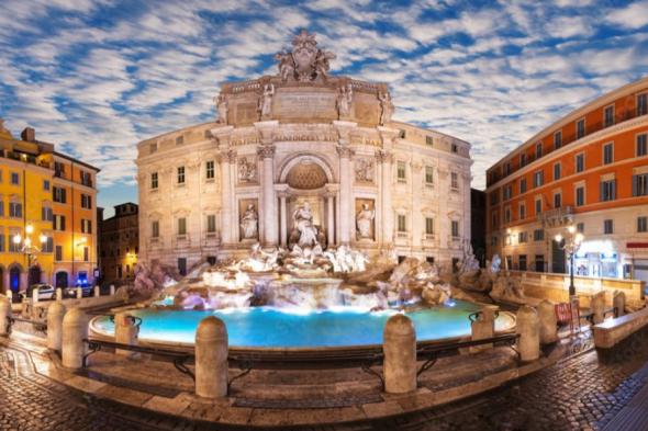 روما تفرض رسوماً لتنظيم الوصول إلى نافورة "تريفي" الشهيرة