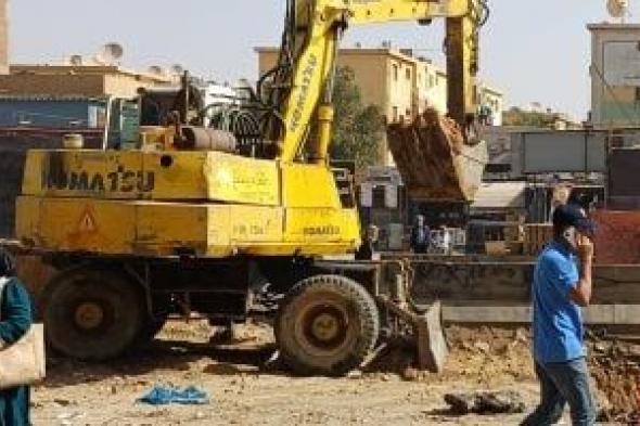 بدء
العمل
فى
تنفيذ
كوبرى
السيل
للمشاة
فوق
السكة
الحديد
بأسوان