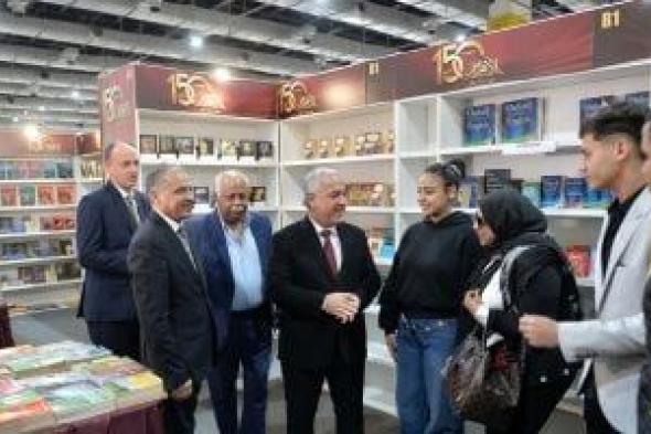 جولة
موسعة
لرئيس
الهيئة
الوطنية
للصحافة
بأجنحة
المؤسسات
القومية
فى
معرض
الكتاب