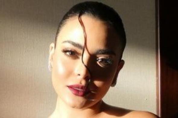 أسماء
جلال
وآسر
ياسين
ثنائية
فنية
خفيفة
وأداء
طبيعى