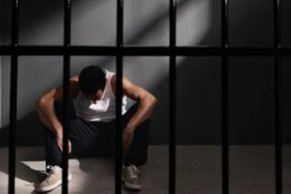 تجديد
حبس
12
متهمًا
لاستغلالهم
أطفالًا
فى
التسول
بالجيزة