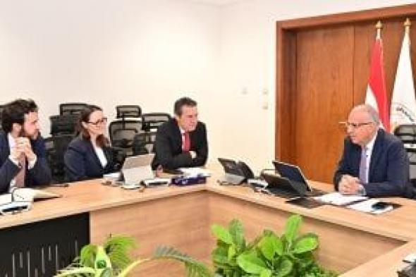 وزير
الرى:
تذليل
عقبات
مشروع
تحسين
نوعية
المياه
بمصرف
كيتشنر