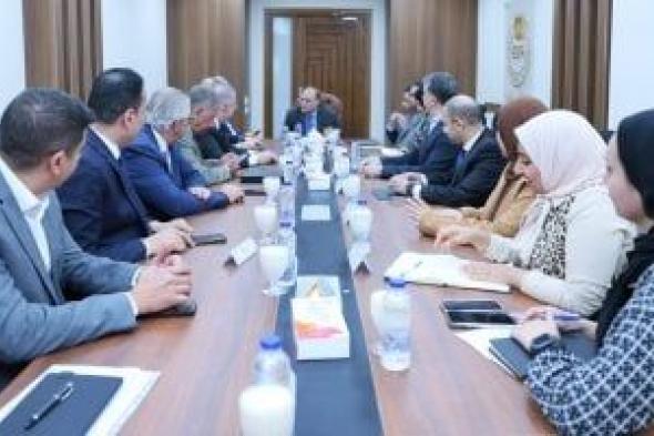 رئيس
هيئة
الدواء:
تطبيق
معايير
الجودة
ركيزة
أساسية
لضمان
سلامة
وفعالية
الدواء