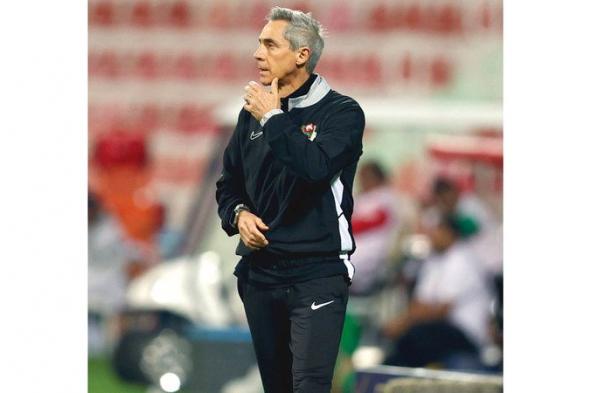 5 مؤشرات رقمية «تحصر لقب الدوري» بين شباب الأهلي والعين