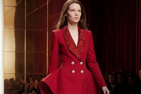 مجموعة Alexis Mabille هوت كوتور ربيع 2026: ثورة رقمية في عالم الأزياء الراقية