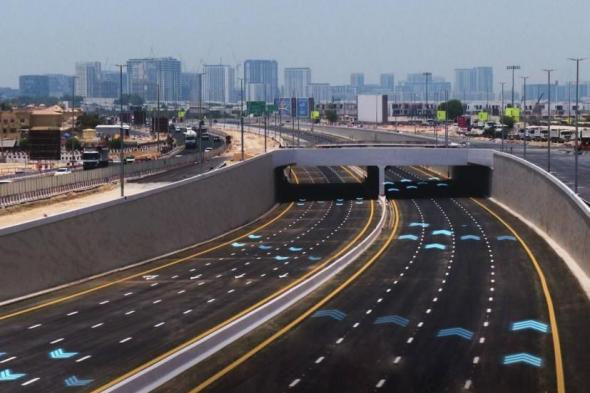 12
      كيلومتراً
      لمسارات
      «Glydways»
      الذاتية
      في
      دبي