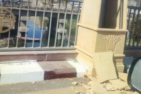 محافظ
سوهاج
يوجه
بإعادة
الشيئ
إلى
أصله
بعد
اصطدام
سيارة
بمسلة
في
الممشى
الجديد