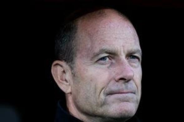 توروب
يدرس
إجراء
تغييرات
على
تشكيل
الأهلي
أمام
شبيبة
القبائل
بالجزائر