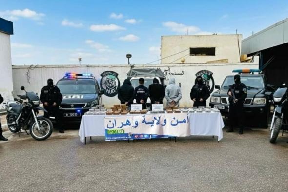 وهران:
تفكيك
شبكة
إجرامية
وحجز
45
كلغ
من
الكيف