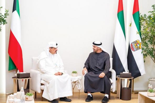 رئيس الدولة يبحث العلاقات الأخوية مع رئيس وزراء الكويت