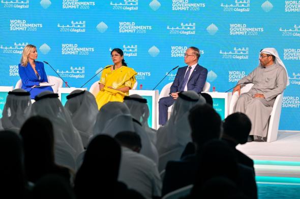 «وزير الصحة»: جدتي وأمي وخالاتي كنَ مدرَبات على علاجنا.. ونطور نظاماً متكاملا للطب التكاملي