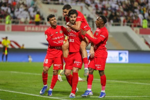 هزم الشارقة بنتيجة ثقيلة.. شباب الأهلي يكتب صدارة الدوري بالخط الأحمر