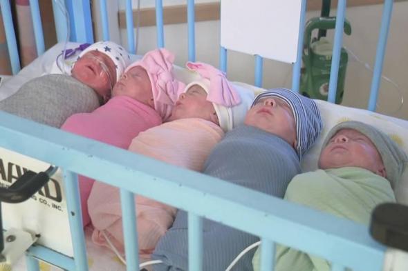 أمريكية
      ترزق
      بـ5
      توائم