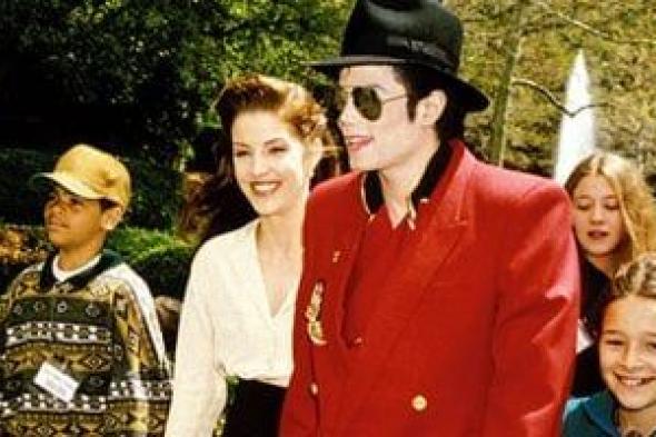 مايكل
جاكسون..
تسجيلات
صوتية
نادرة
تعيد
اسمه
إلى
دائرة
الجدل
مع
إبستين