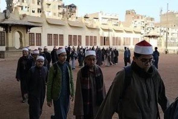 المعاهد
الأزهرية
بأسيوط
تستقبل
الطلاب
فى
أول
أيام
التيرم
الثانى..
صور