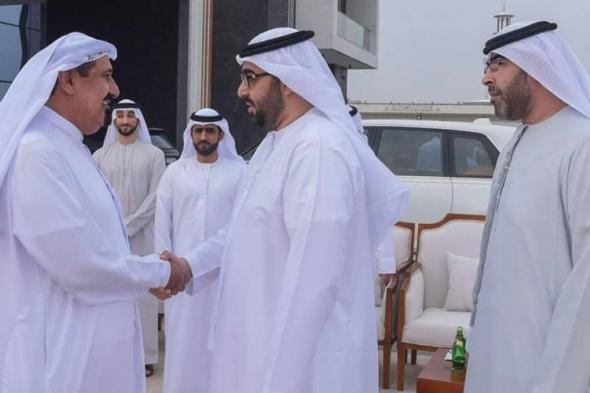 راشد
      وأحمد
      بن
      سعود
      يحضران
      عقد
      قران
      حميد
      المعلا