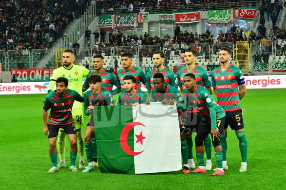 مولودية
الجزائر
تُنعش
آمالها
القارية
بفوز
ثمين
أمام
الهلال
السوداني