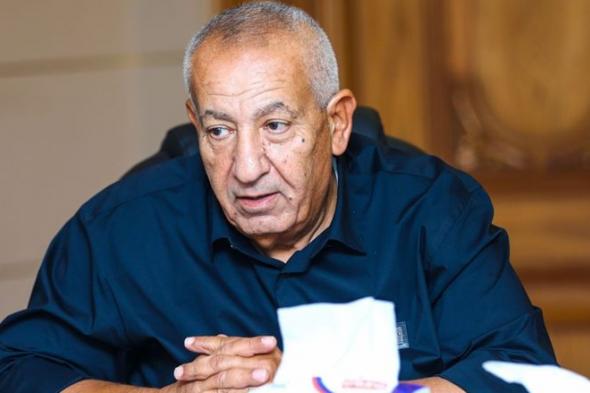 كامل
      ابو
      على
      يؤكد
      أهمية
      السوق
      التركى
      لمقصد
      شرم
      الشيخ