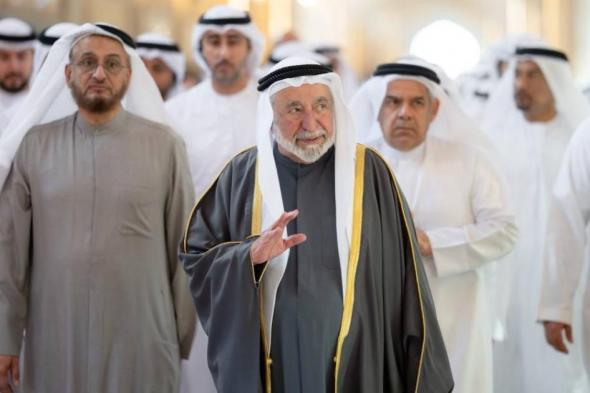 حاكم
      الشارقة
      يفتتح
      سوق
      شريعة
      الذيد