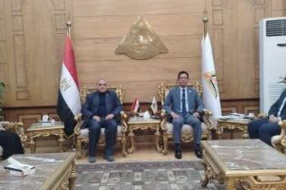 اجتماع
بين
رئيس
جامعة
بنها
ونقابة
صيادلة
القليوبية
لافتتاح
كلية
صيدلة