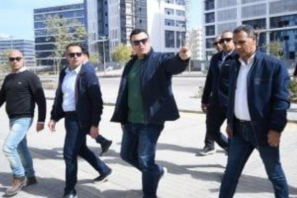 وزير
الإسكان
يتفقد
كومباند
مزارين
بمدينة
العلمين
الجديدة