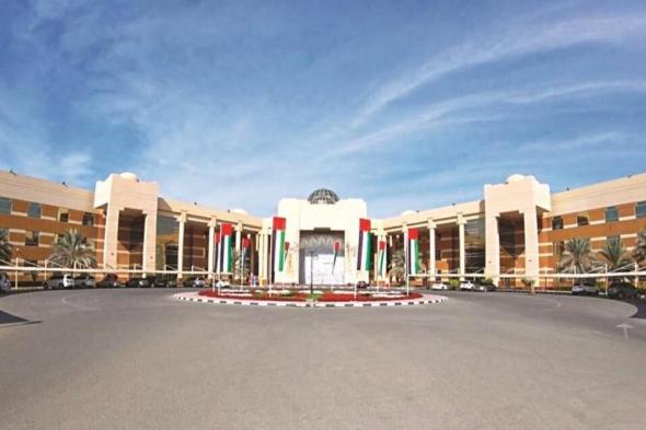 قرينة
      حاكم
      عجمان:
      قيادتنا
      تهتم
      بالتعليم
      وتمكين
      المرأة