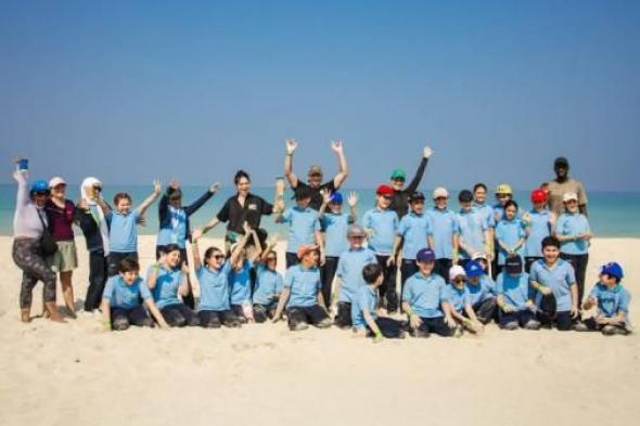 2000
      طالب
      ومعلم
      يشاركون
      في
      «تواصل
      مع
      الطبيعة»