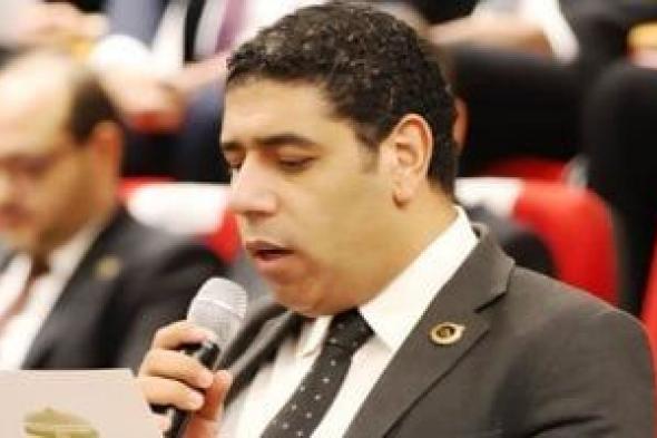 عادل
زيدان:
محور
الإنتاج
والتصدير
والتصنيع
الزراعي
على
طاولة
"زراعة
الشيوخ"