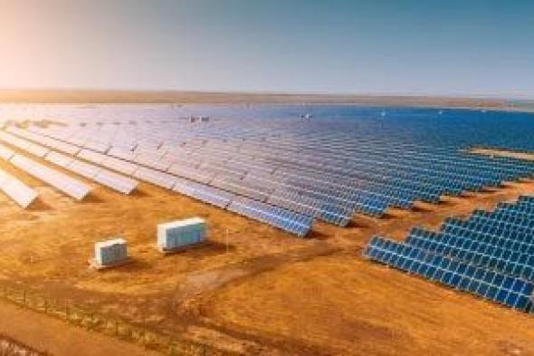 تقرير:
الحرارة
والغبار
يقللان
من
إنتاج
الطاقة
الشمسية
فى
أفريقيا
جنوب
الصحراء