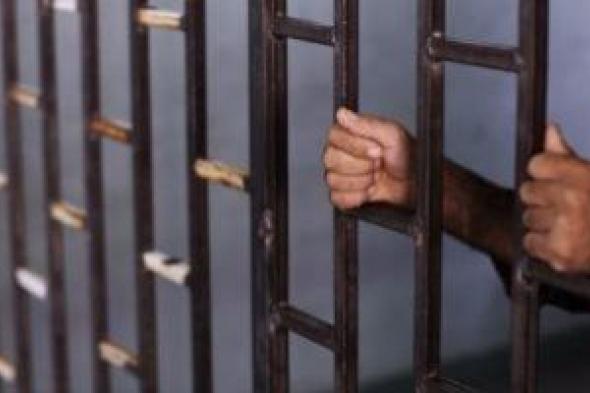 ضبط
موظف
كهرباء
يسرق
أعمدة
إنارة
فى
بنى
سويف..
اعرف
التفاصيل