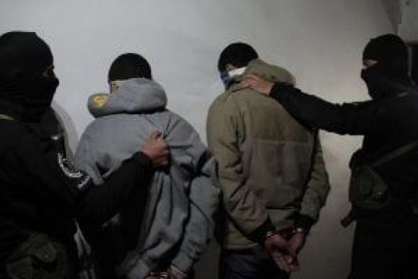 العراق
يتسلم
2250
إرهابيا
ينتمون
لتنظيم
داعش
من
سوريا
ويودعهم
بمراكز
مشددة