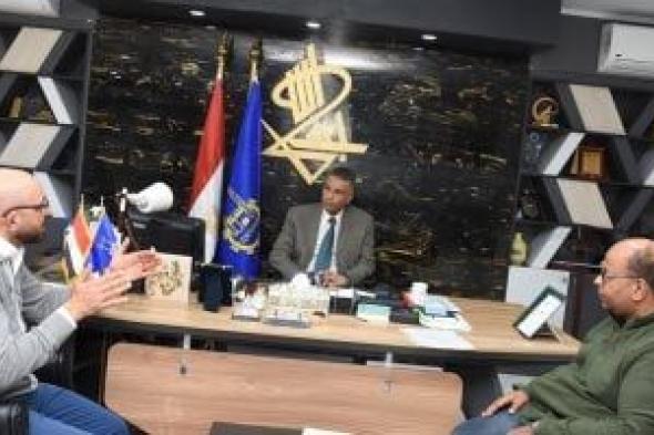 محافظ
أسوان
يبحث
دعم
الإسعاف
النهرى
وتوفير
لنشات
مجهزة